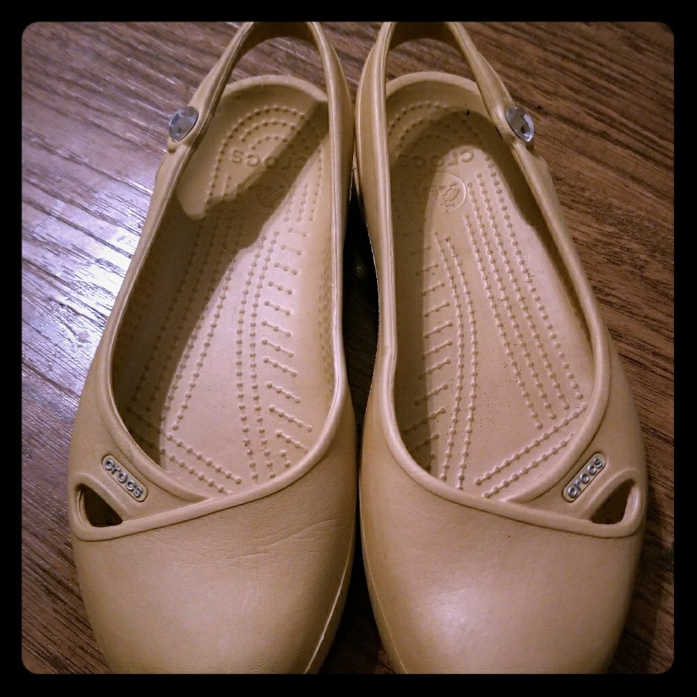 Tan crocs with jewel
